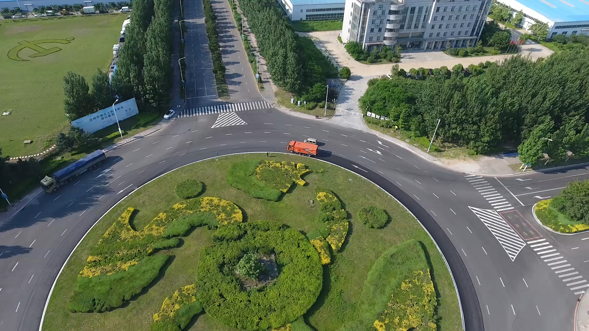 小劉說車|走進(jìn)馬路上最常見的多功能道路洗掃車